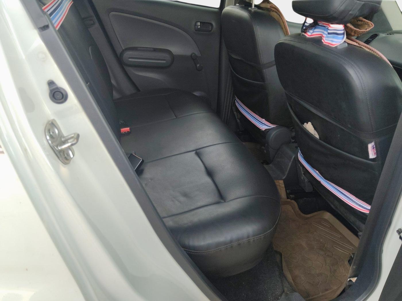 2010 Maruti Ritz LXI, Petrol, Manual, 21,974 km, interior