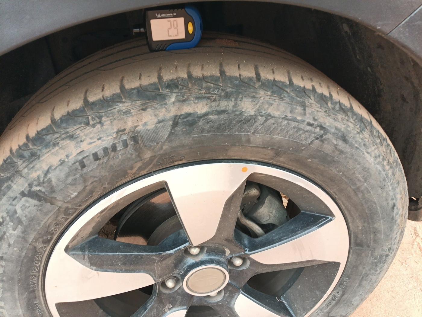 2019 Tata NEXON XZA PLUS PETROL DUAL TONE, Petrol, Automatic, 70,090 km, tyre