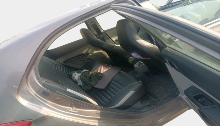 2017 Tata Tiago XE PETROL, Petrol, Manual, 98,372 km, interior