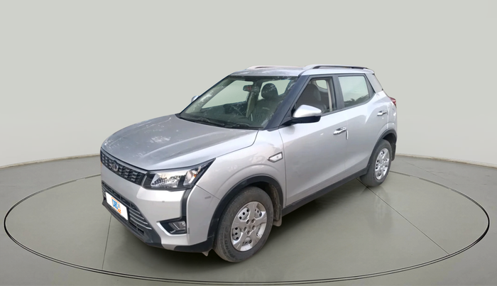 2022 Mahindra XUV300 W4 1.2 PETROL, Petrol, Manual, 32,557 km, exterior
