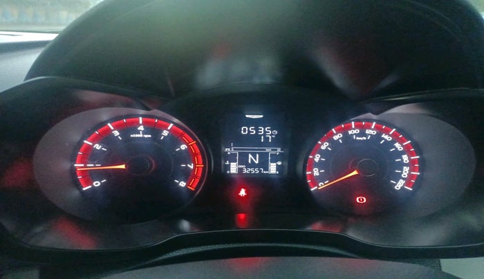 2022 Mahindra XUV300 W4 1.2 PETROL, Petrol, Manual, 32,557 km, interior