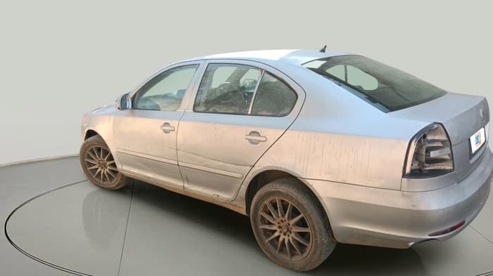 2011 Skoda Laura AMBIENTE 2.0 TDI CR MT, Diesel, Manual, 1,06,125 km, exterior