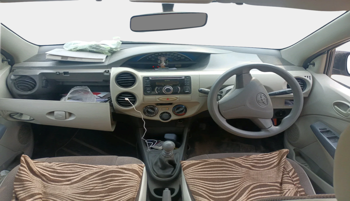 2014 Toyota Etios Liva GD, Diesel, Manual, 2,33,634 km, interior