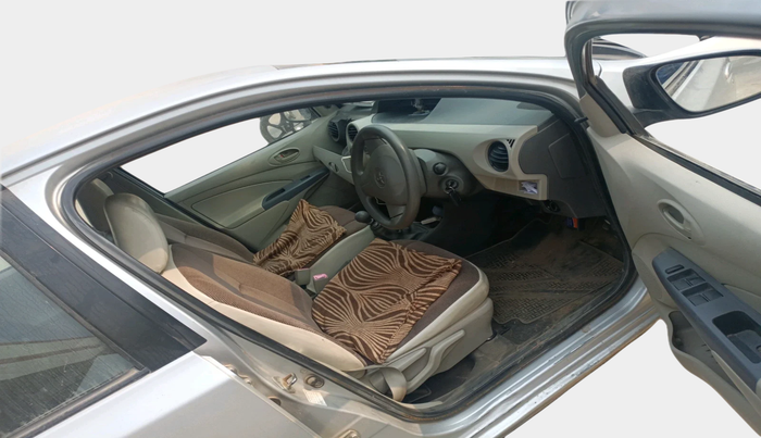 2014 Toyota Etios Liva GD, Diesel, Manual, 2,33,634 km, interior