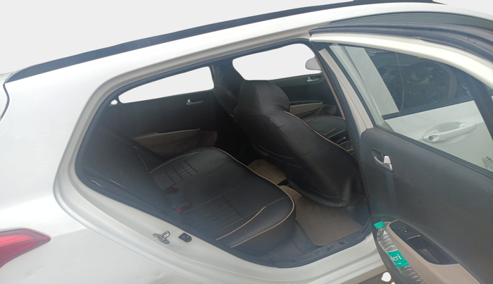 2016 Hyundai Grand i10 SPORTZ 1.2 KAPPA VTVT, Petrol, Manual, 1,39,395 km, interior