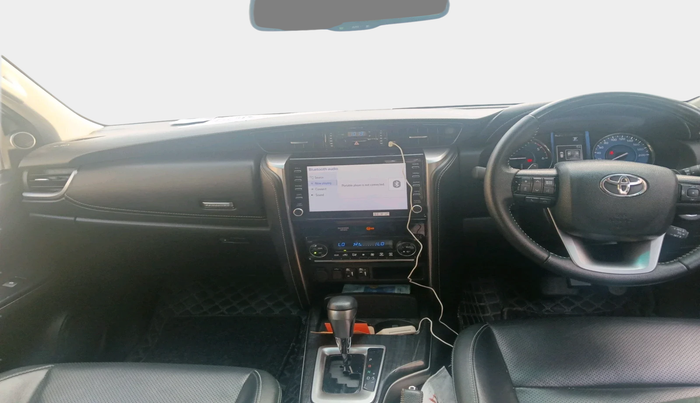 2023 Toyota Fortuner 4X2 AT 2.8 DIESEL, Diesel, Automatic, 25,266 km, interior