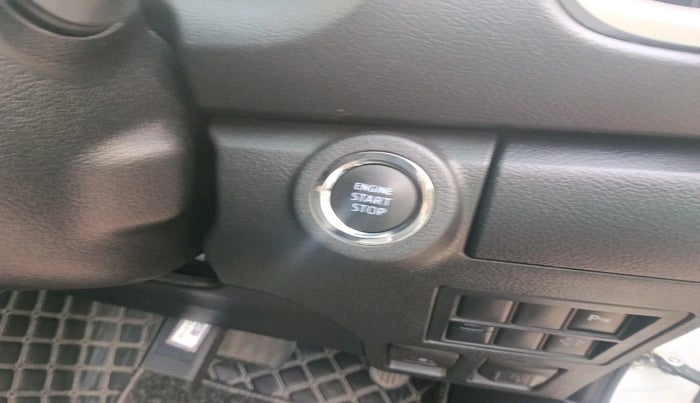 2023 Toyota Fortuner 4X2 AT 2.8 DIESEL, Diesel, Automatic, 25,266 km, interior