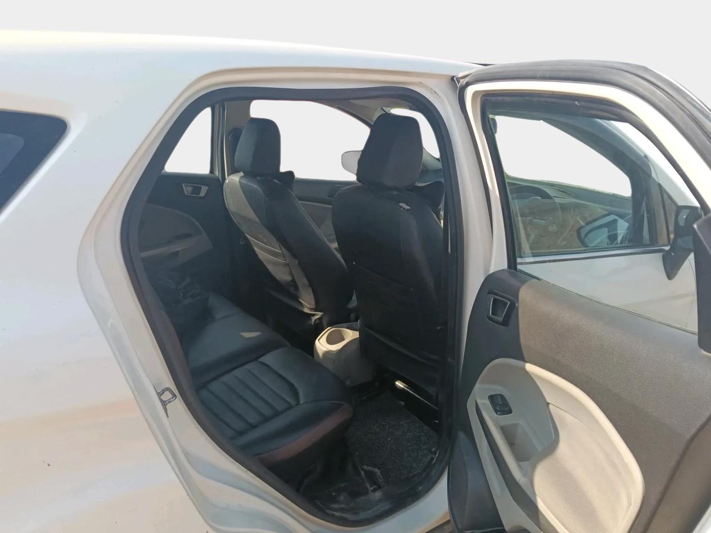 2016 Ford Ecosport TREND 1.5L DIESEL, Diesel, Manual, 1,35,912 km, interior