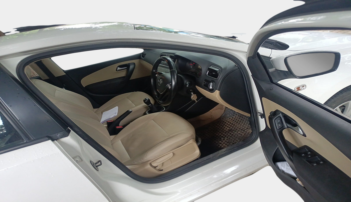 2014 Volkswagen Polo HIGHLINE1.5L, Diesel, Manual, 83,861 km, interior