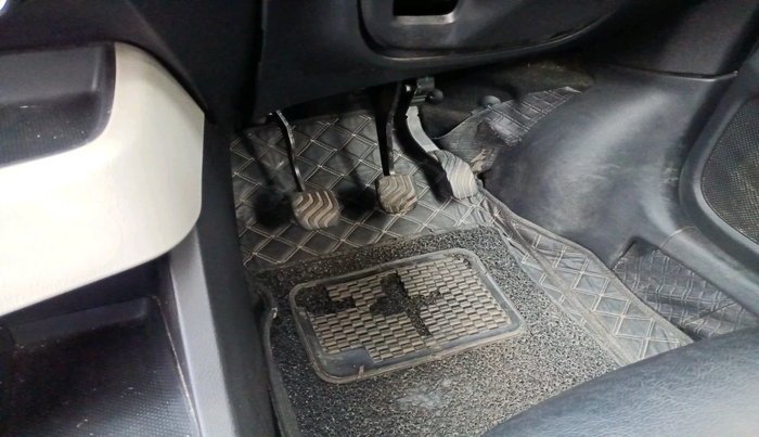 2023 Nissan MAGNITE XE, Petrol, Manual, 26,140 km, interior