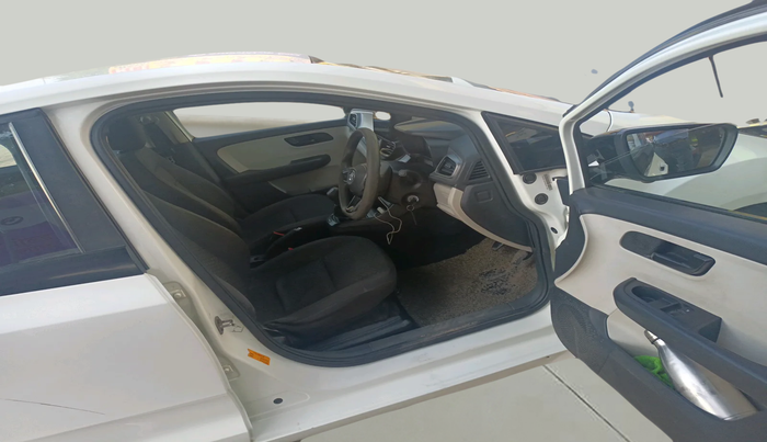2022 Tata ALTROZ XE DIESEL, Diesel, Manual, 60,986 km, interior