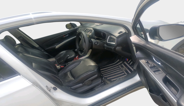 2017 Maruti S Cross ALPHA 1.3, Diesel, Manual, 1,03,190 km, interior