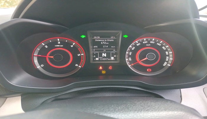 2019 Mahindra XUV300 W8 (O) 1.5 DIESEL, Diesel, Manual, 1,14,847 km, interior