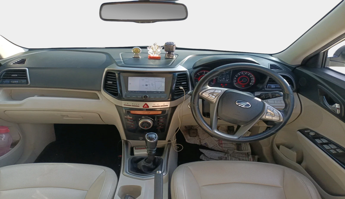 2019 Mahindra XUV300 W8 (O) 1.5 DIESEL, Diesel, Manual, 1,14,847 km, interior