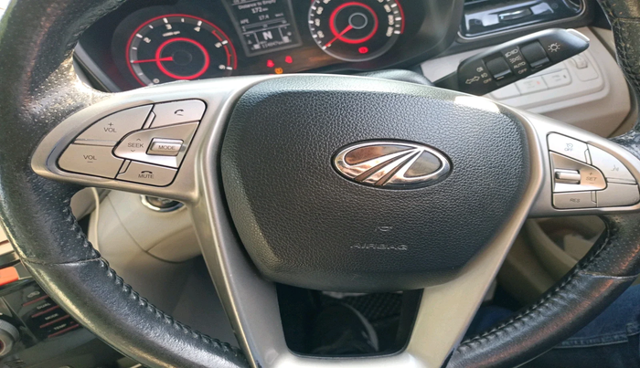 2019 Mahindra XUV300 W8 (O) 1.5 DIESEL, Diesel, Manual, 1,14,847 km, interior