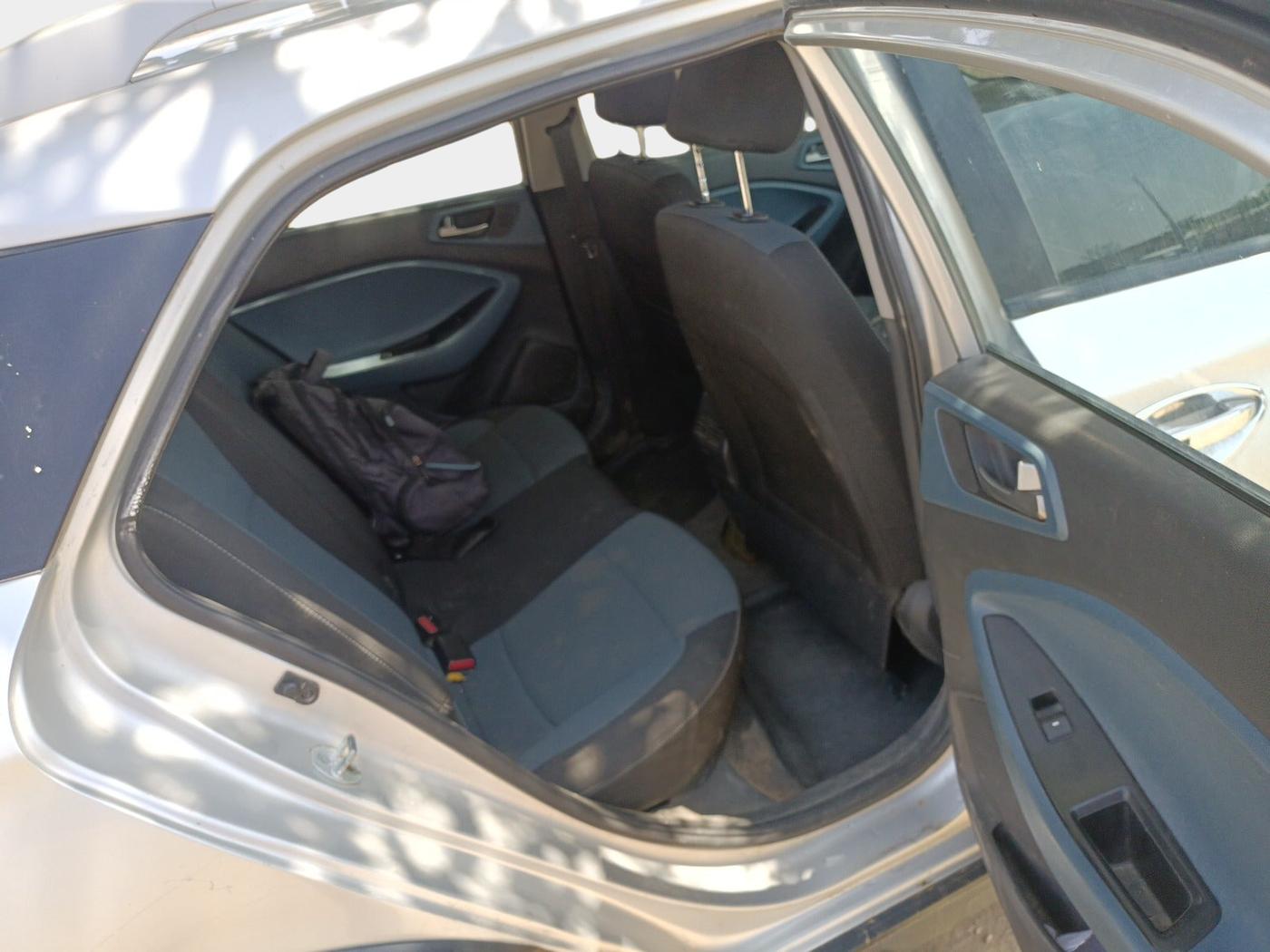 2015 Hyundai i20 Active 1.4 SX, Diesel, Manual, 1,64,092 km, interior