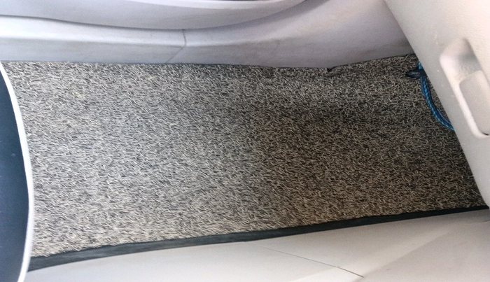 2019 Mahindra XUV300 W8 1.2 PETROL, Petrol, Manual, 1,32,140 km, interior