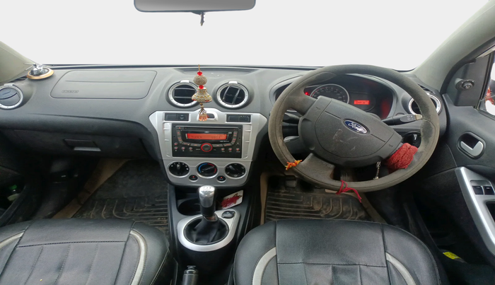 2015 Ford New Figo TITANIUM 1.2 PETROL MT, Petrol, Manual, 54,978 km, interior