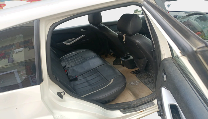 2015 Ford New Figo TITANIUM 1.2 PETROL MT, Petrol, Manual, 54,978 km, interior