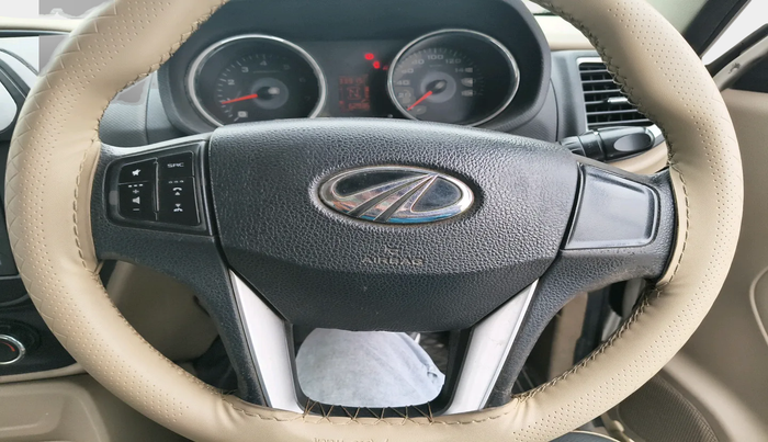 2016 Mahindra TUV300 T8, Diesel, Manual, 62,936 km, interior