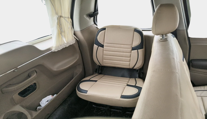 2016 Mahindra TUV300 T8, Diesel, Manual, 62,936 km, interior