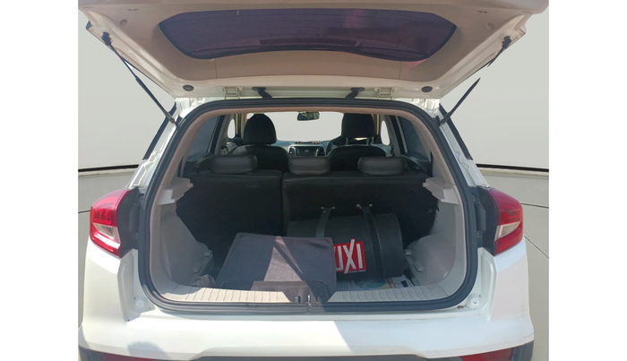 2021 Mahindra XUV300 W8 1.2 PETROL, Petrol, Manual, 51,437 km, exterior