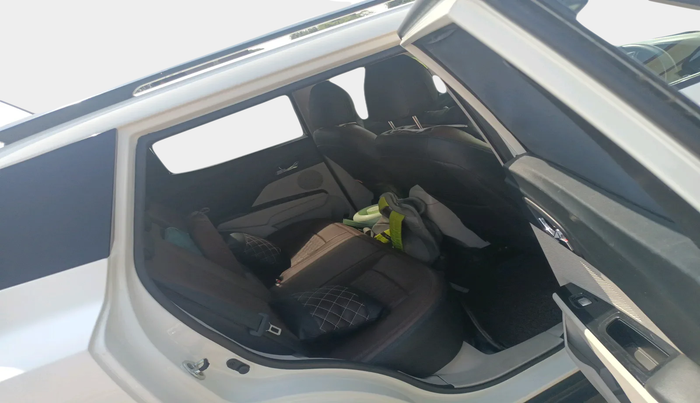 2021 Mahindra XUV300 W8 1.2 PETROL, Petrol, Manual, 51,437 km, interior