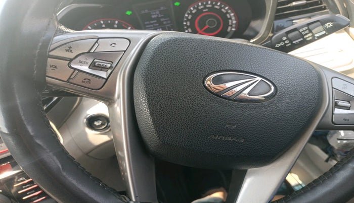 2021 Mahindra XUV300 W8 1.2 PETROL, Petrol, Manual, 51,437 km, interior