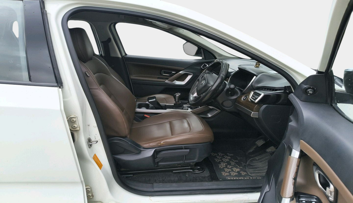 2019 Tata Harrier XZ 2.0L, Diesel, Manual, 2,69,183 km, interior