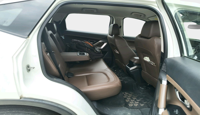 2019 Tata Harrier XZ 2.0L, Diesel, Manual, 2,69,183 km, interior