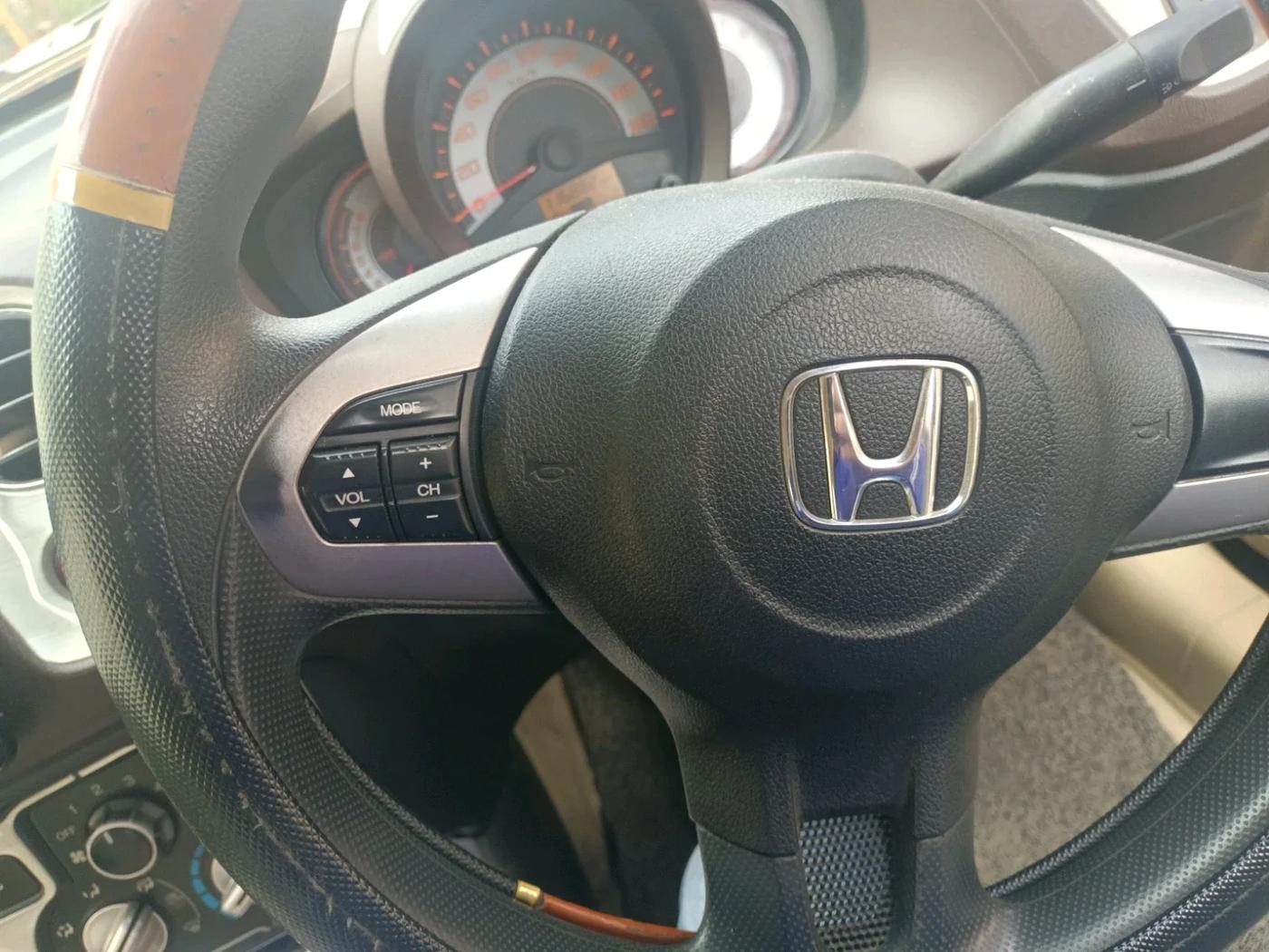 2013 Honda Brio S MT, Petrol, Manual, 1,16,882 km, interior