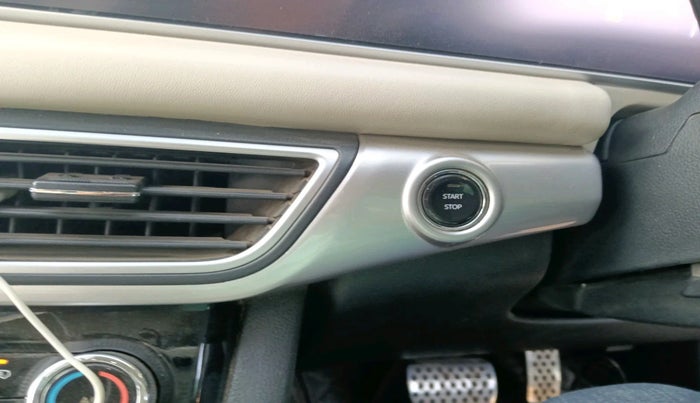 2023 Mahindra XUV700 AX 7 LUXURY D AT 7 STR, Diesel, Automatic, 1,04,251 km, interior