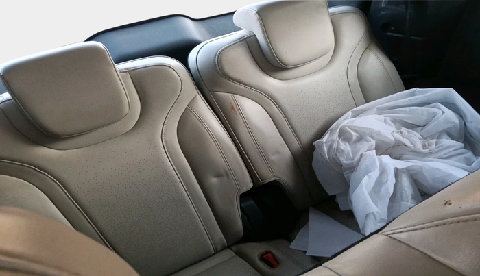 2023 Mahindra XUV700 AX 7 LUXURY D AT 7 STR, Diesel, Automatic, 1,04,251 km, interior