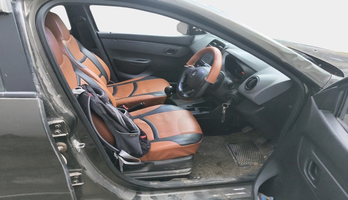 2017 Renault Kwid RXT 0.8, Petrol, Manual, 38,130 km, interior