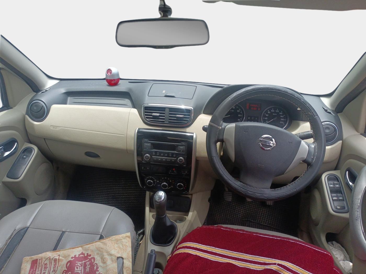 2015 Nissan Terrano XL (D), Diesel, Manual, 1,46,065 km, interior