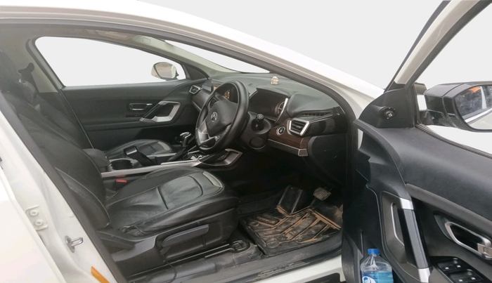 2023 Tata Harrier XTA 2.0L KRYOTEC PLUS, Diesel, Automatic, 42,357 km, interior