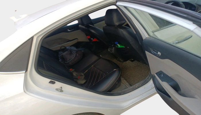 2022 Hyundai Verna SX 1.5 VTVT, Petrol, Manual, 1,04,523 km, interior