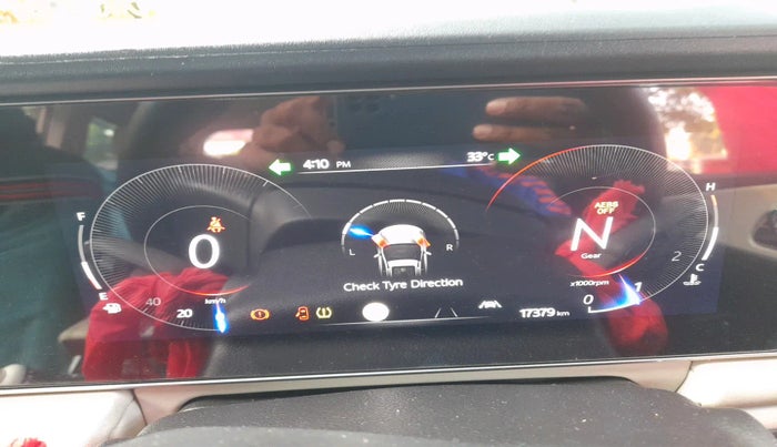 2023 Mahindra XUV700 AX 7 P MT 7 STR, Petrol, Manual, 17,379 km, interior