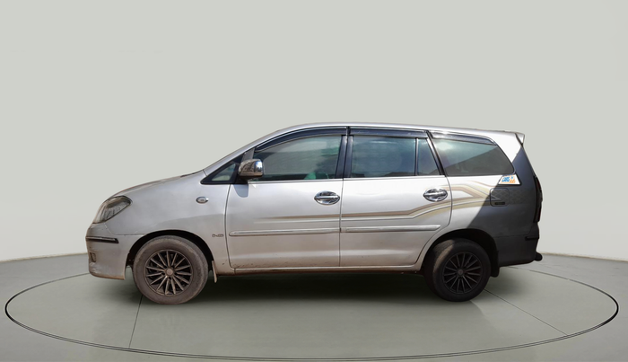 2011 Toyota Innova V 2.5 8 STR, Diesel, Manual, 1,24,290 km, exterior