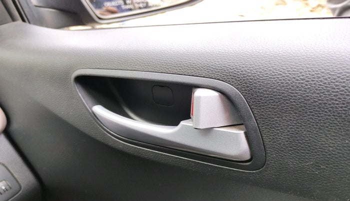 2016 Hyundai Grand i10 SPORTZ 1.2 KAPPA VTVT, Petrol, Manual, 91,922 km, interior