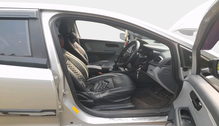 2021 Tata ALTROZ XE PETROL, Petrol, Manual, 35,059 km, interior