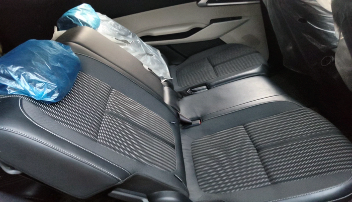 2023 KIA CARENS PRESTIGE PLUS 1.5 PETROL IMT 7 STR, Petrol, Manual, 34,839 km, interior