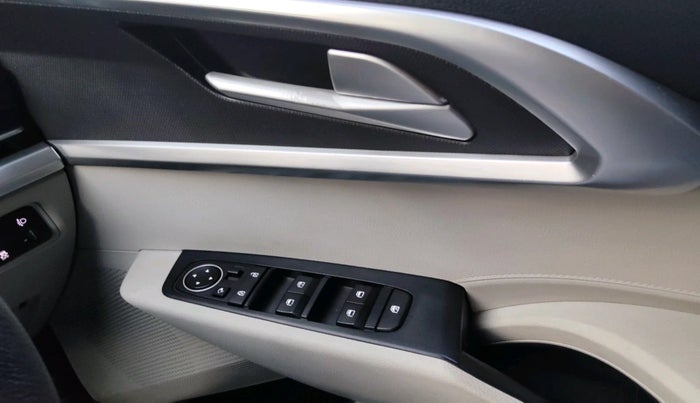 2023 KIA CARENS PRESTIGE PLUS 1.5 PETROL IMT 7 STR, Petrol, Manual, 34,839 km, interior