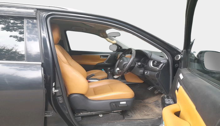 2021 Toyota Fortuner 4X4 MT 2.8 DIESEL, Diesel, Manual, 59,835 km, interior