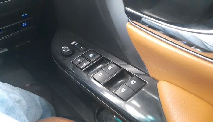 2021 Toyota Fortuner 4X4 MT 2.8 DIESEL, Diesel, Manual, 59,835 km, interior