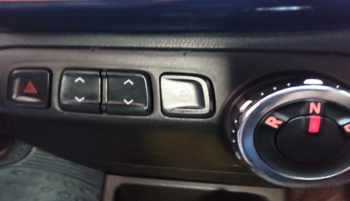 2017 Renault Kwid CLIMBER 1.0 AMT, Petrol, Automatic, 34,841 km, interior