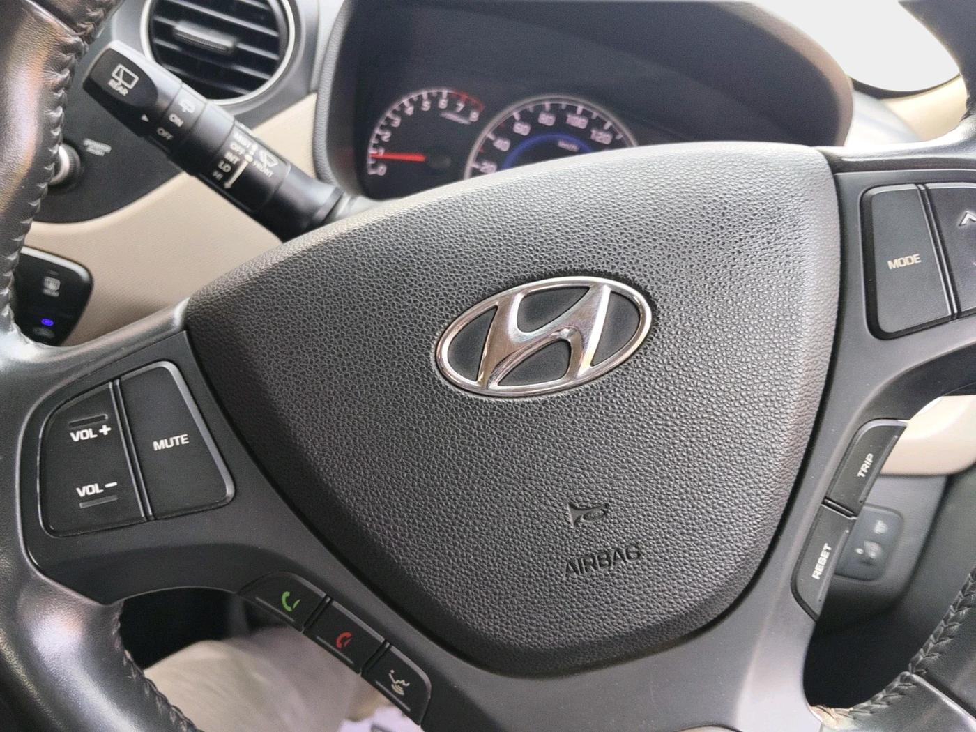 2017 Hyundai Grand i10 ASTA 1.2 KAPPA VTVT, Petrol, Manual, 31,970 km, interior