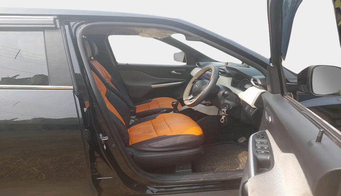 2024 Nissan MAGNITE XL, Petrol, Manual, 3,204 km, interior