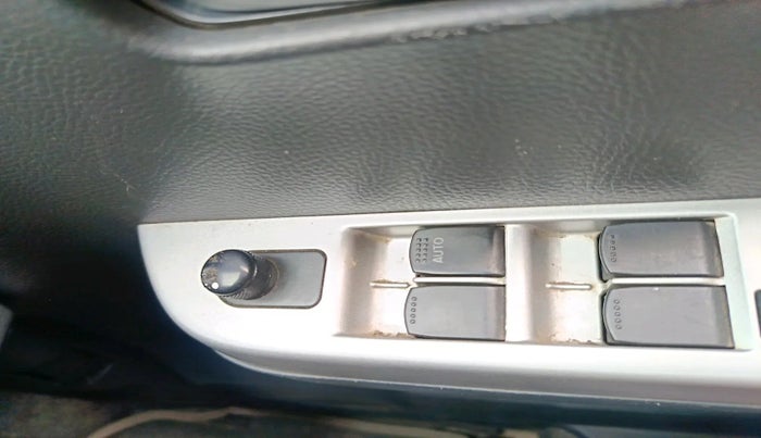 2011 Maruti Wagon R 1.0 VXI, Petrol, Manual, 31,467 km, interior