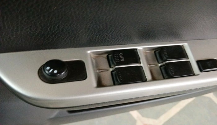 2015 Maruti Wagon R 1.0 VXI, Petrol, Manual, 1,55,678 km, interior